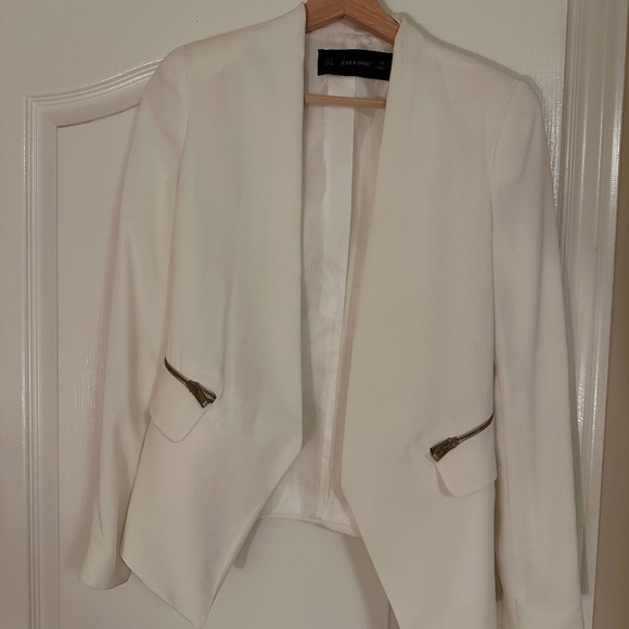 Zara White Blazer - Picture 1 of 3
